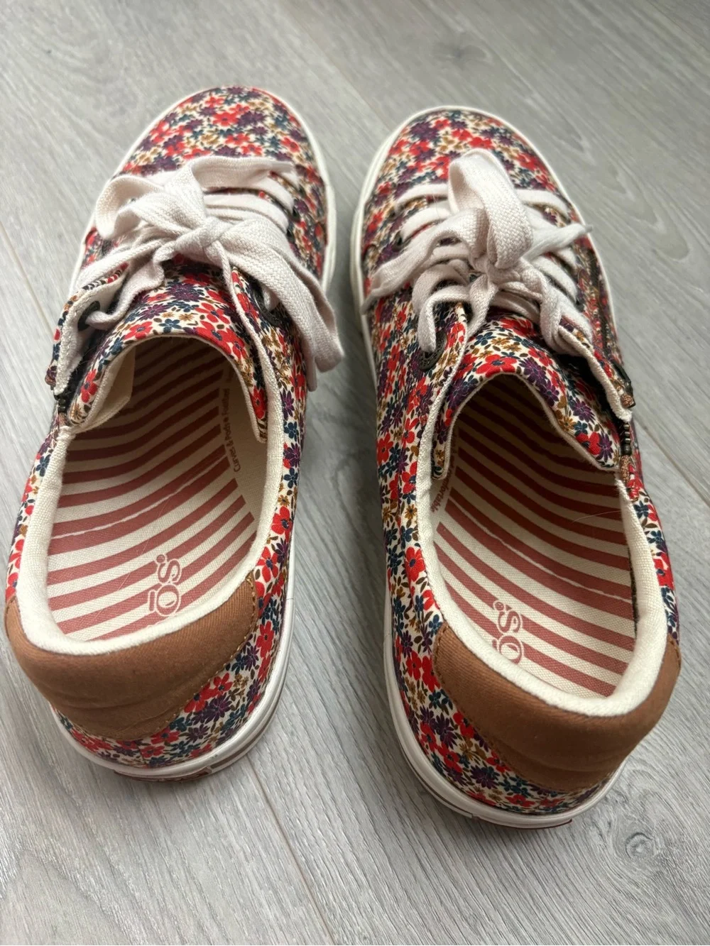 Floral Canvas Women's Sneakers - Red Multi